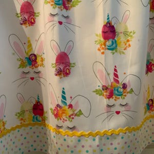 Easter spring valance, Easter decor valance Easter bunnies valance