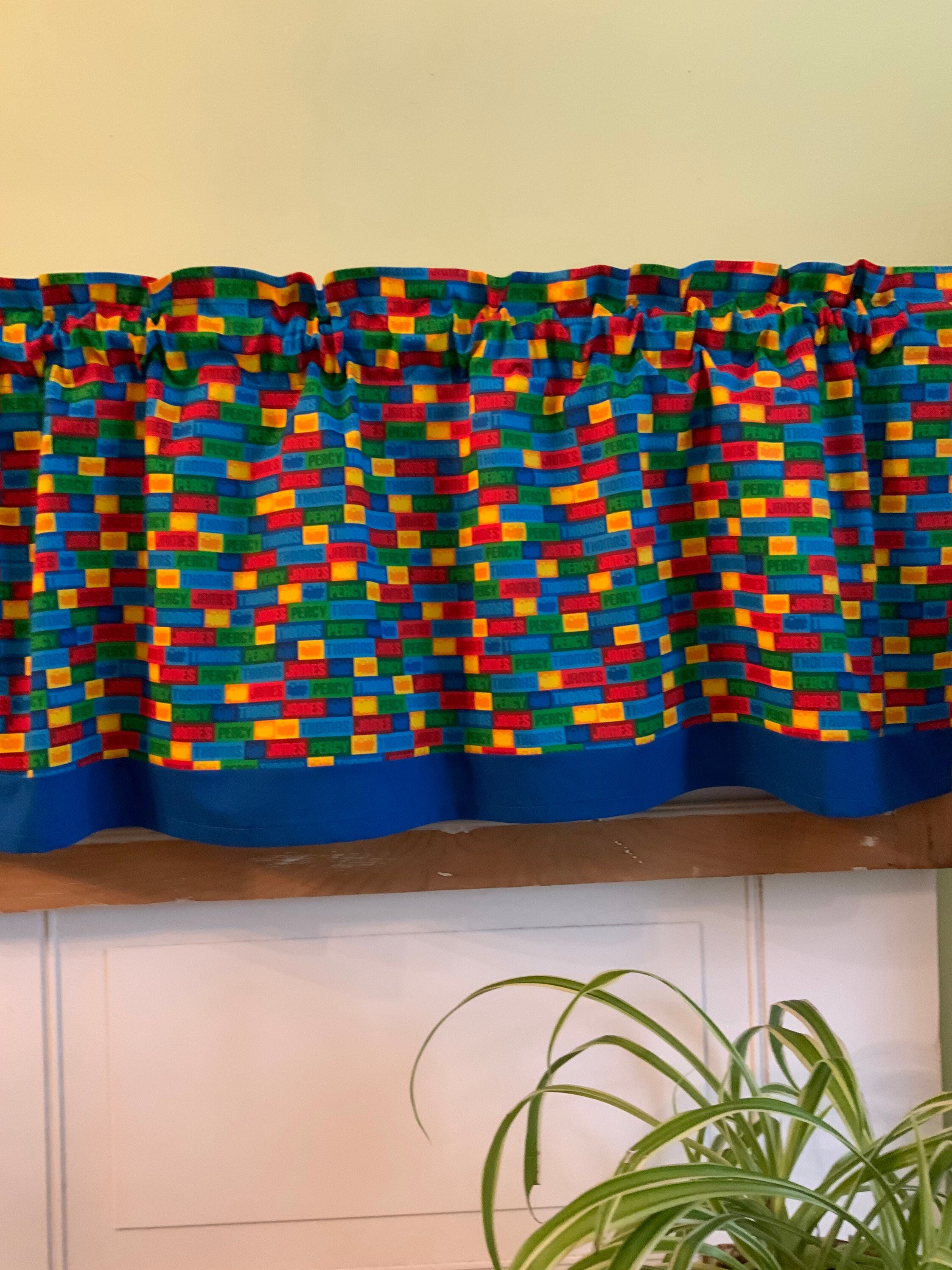 Thomas y sus amigos valance, decoración para niños. - Etsy México, image size:2244x2992