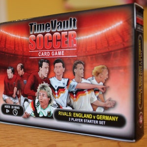 Gioco di carte da calcio/calcio Time Vault / Rivals, set iniziale per 2 giocatori
