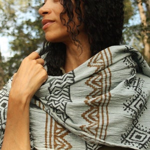 Bufanda block print de algodón orgánico. Bufanda de primavera verano fina de algodón 100% . Pañuelo multiusos estampado a mano. SUAYART