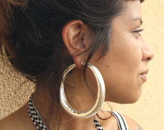 ストレッチイヤーウェイト | ラージシルバーフープ | 多用途ミニマリスト＆ステートメントイヤリング | SUAYART