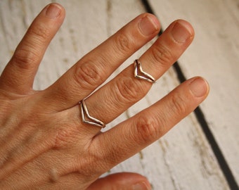 Arrow ring in silver multipurpose. Combinable ring. Adjustable small simple ring. Foot ring. Half finger ring. Minimalist jewelry. SUAYART.