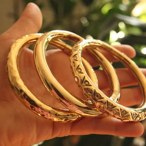 Paar Ohrgewichte aus Messing | Große Ethno-Creolen für gedehnte Ohrlöcher | Unisex-Schmuck