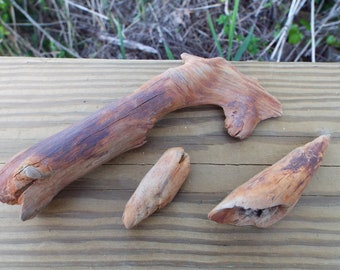 3 ct Red Driftwood Knots
