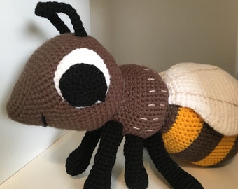 Bumblebee Crochet Pattern / Crochet Bee / Amigurumi Bee Pattern