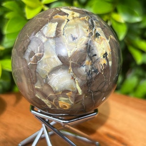 Volcano Agate Sphere Uv Reactive