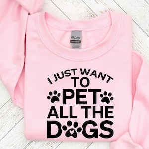 Solo quiero acariciar a todos los dods SVG, mamá SVG, pata, amante de los perros, mamá peluda, pawsitive, letrero redondo para puerta de entrada, cachorro SVG, dichos de perros, clipart de perro