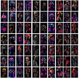 Op de afbeelding: Een collage van 100 digitale portretten van mensen met hoeden en zonnebrillen. De portretten zijn in verschillende kleuren en stijlen en ze zijn allemaal tegen een zwarte achtergrond.