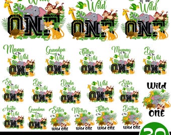 Könnte beinhalten: Eine Sammlung von SVG- und PNG-Dateien mit dem Thema "Wild One". Die Designs beinhalten das Wort "ONE" mit Dschungeltieren wie Giraffen, Elefanten und Affen. Der Text umfasst "Mummy of the Wild", "Daddy of the Wild" und andere Familientitel.
