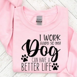 Pracuję ciężko, aby mój pies miał lepsze życie svg,mama svg,łapa svg,miłośnik psów,mama futrzana,pawsitive,Okrągły znak na drzwi wejściowe, szczeniak, powiedzenia o psach