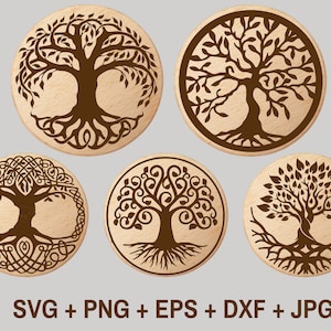 Pode incluir: Cinco designs diferentes de esculturas de madeira da árvore da vida. Cada escultura é circular e apresenta uma árvore marrom com raízes e galhos intrincados.