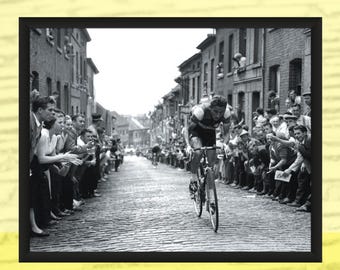 Tour de France 1957, Jacques Anquetil over de Mur de Grammont, wielerfotoafdruk