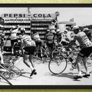 Giro d&#39;Italia, Pepsi Truck Raid - Cycling Photograph Print