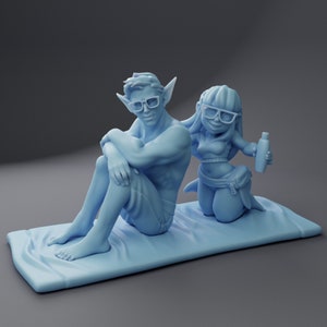 Asciilyan and Bernadette at the Beach / Tabletop Model / Miniature Figurine | Twin Goddess Minis