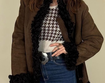 Manteau en peau de mouton retournée vintage des années 70 : veste Penny Lane en daim marron