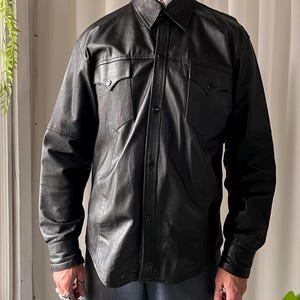 Veste chemise en cuir noire vintage | Surchemise western en cuir véritable pour hommes | Style cow-boy boutonné des années 90 | Mode motard rocker gothique