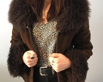 Vintage Penny Lane Jacket – Women Suede Sheepskin Coat with Fur Collar & Cuffs | 70s Retro Winter Outerwear