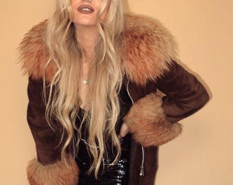 Cappotto afgano vintage marrone Penny Lane – Giacca in pelle scamosciata con collo e polsini in pelliccia – Cappotto invernale da donna in stile boho hippie anni '70