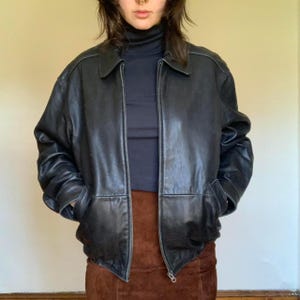 Blouson aviateur en cuir noir vintage - Vêtements d'extérieur surdimensionnés en cuir véritable des années 90