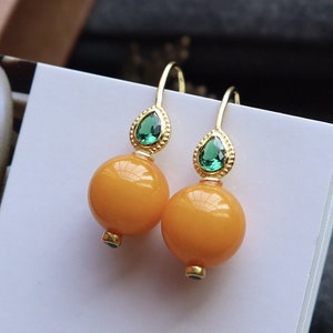 Vintage Baltic Amber Gold Plated Sterling Silver Dangle Drop Earrings with Emerald