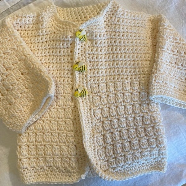 Handgehäkelte Neugeborene Babyjacke