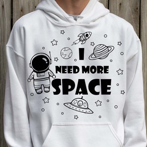 Silhueta de astronauta, vetor de galáxia para corte, cosmonauta com planeta SVG, preciso de mais espaço, astronauta com planeta, astronauta espacial fofo