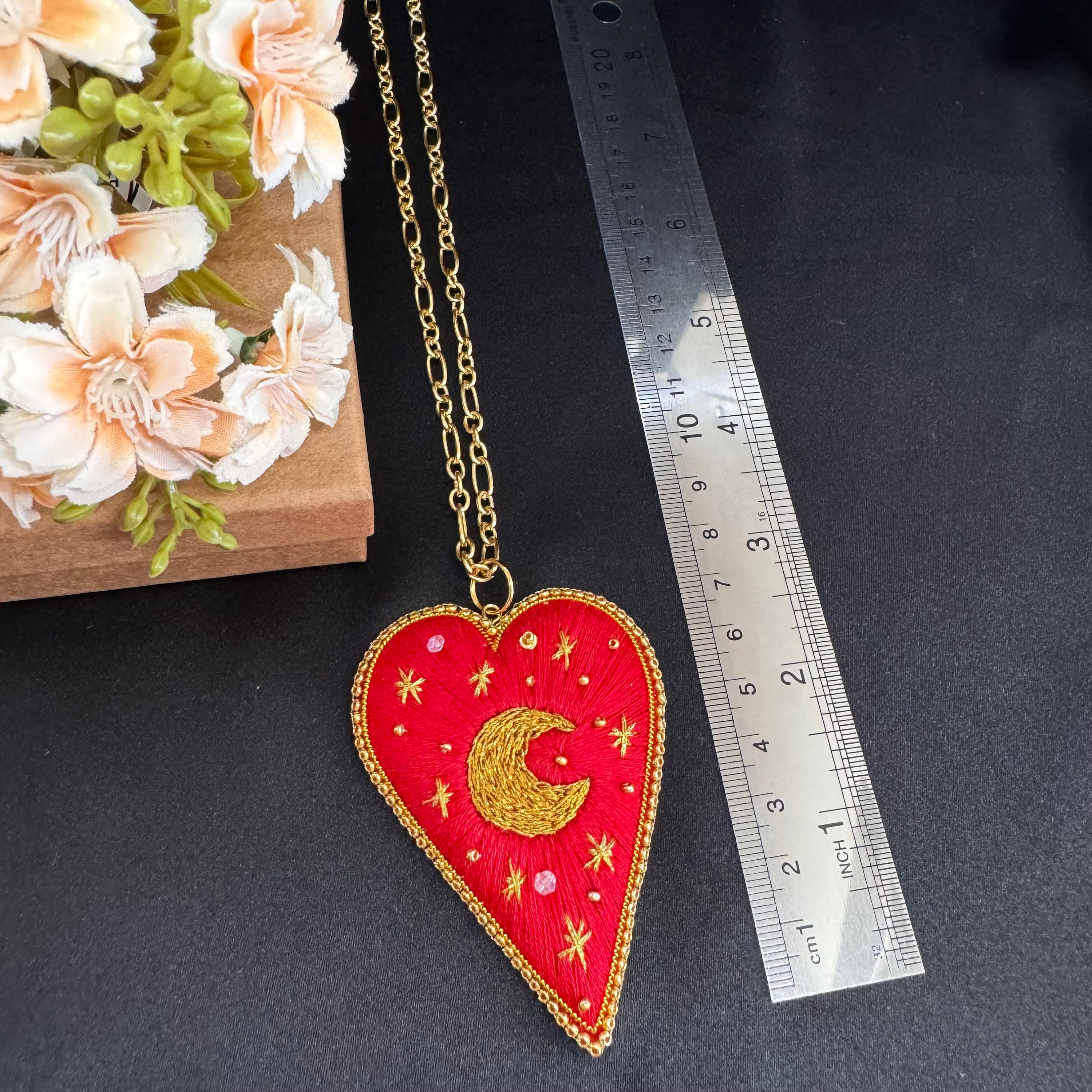 INOOMP Handgehäkelter Herz-Anhänger Für Auto-Rückspiegel - Boho Style In Rot