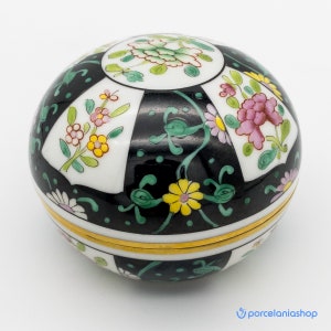 Bonbonier from the Siang Noir series, very rare vintage Herend porcelain