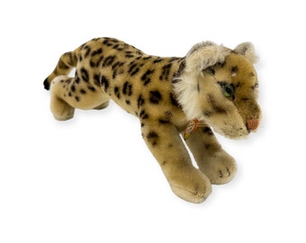 1965年から1967年まで製造された、高さ8インチのドラロンプラッシュ製