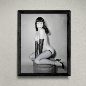Vintage Bettie Page Camera Club - Bettie Page Nude - Etsy
