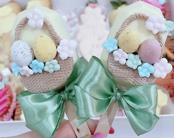 Easter Treats | Easter Cakesicles | Easter cakepops | Easter bunny | Easter sweet treats | Easter Chocolate | Easter Eggs