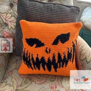 Jack&#39;o&#39;Lantern Tapestry Crochet Pillow Pattern - Beginner PDF - Carved Pumpkin Pillow Cushion Design - Halloween Horror