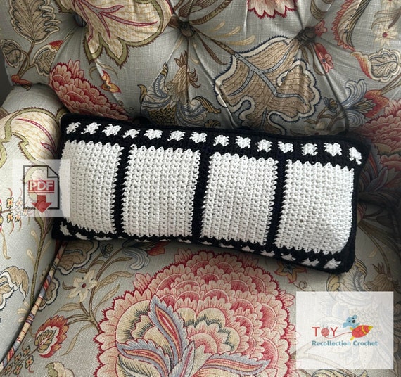 Film Strip Tapestry Crochet Pillow or Market Bag Pattern - Beginner PDF - Movie Lovers Cushion Design - Crochet Pillow