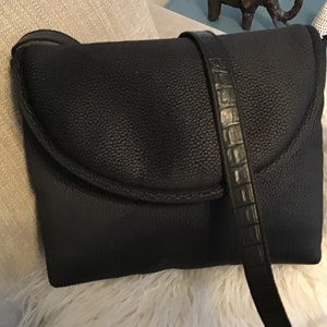 Schwarze Umhängetasche