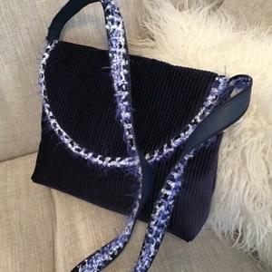 Mitternachtsblaue Umhängetasche