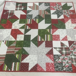 Christmas Star Quilt, Christmas Quilt, Quilted Blanket, Wheelchair Blanket, Holiday Throw, Christmas Throw
