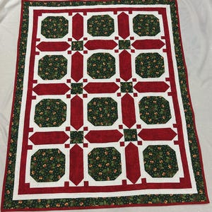 Jingle Bells Quilted Throw, Christmas Quilt, Wheelchair Blanket