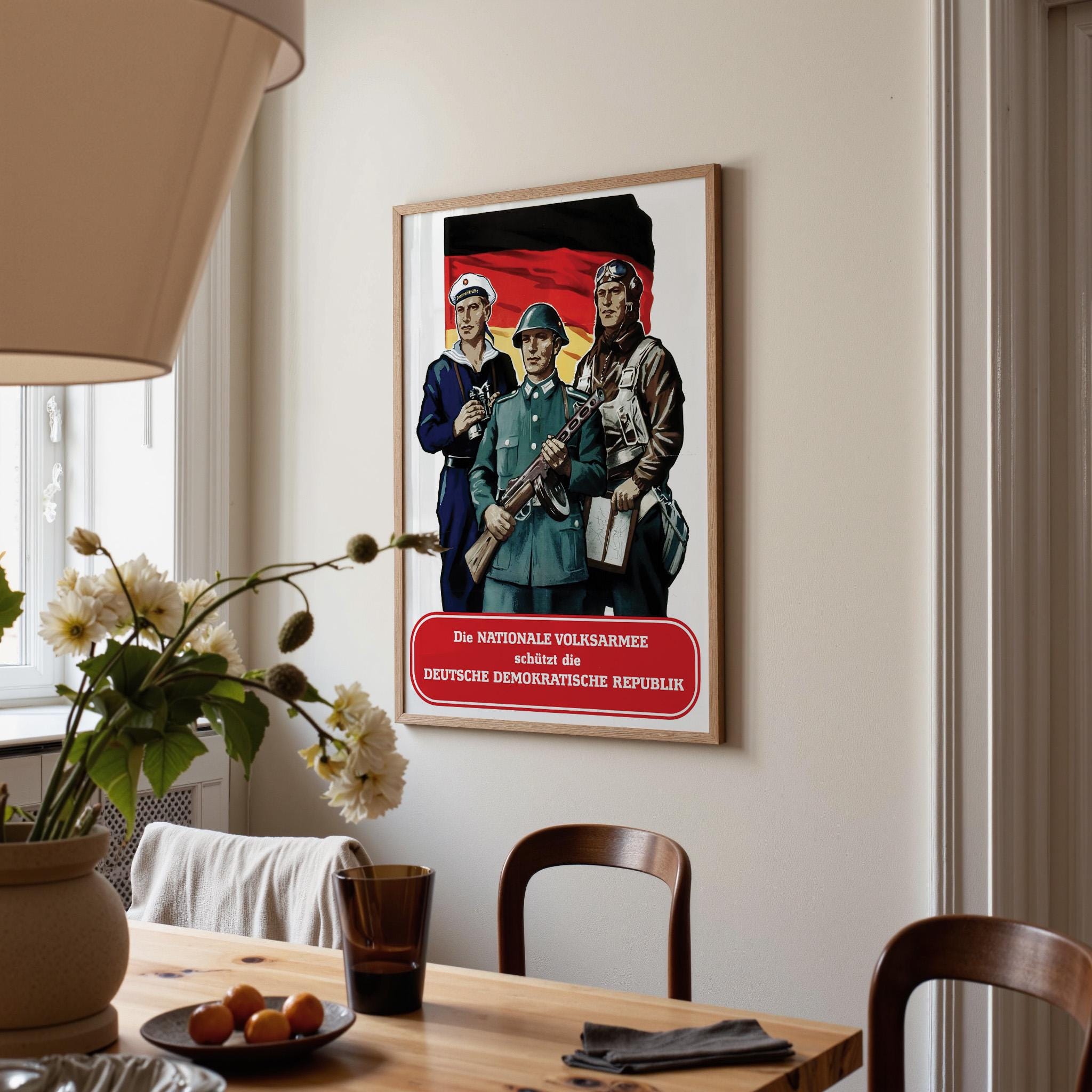 1956年 東ドイツ NVA プロパガンダポスター「国家人民軍はDDRを守る