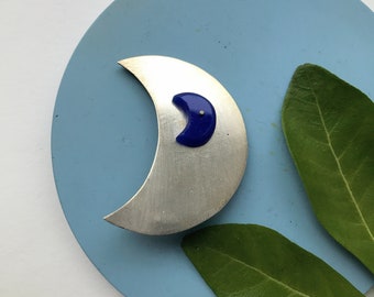 Designer Silver Crescent Moon Statement Brooch, Moon Pin Designer Handmade Jewelry, Shimmering Moon Jewellery, Contemporary Art Jewelry