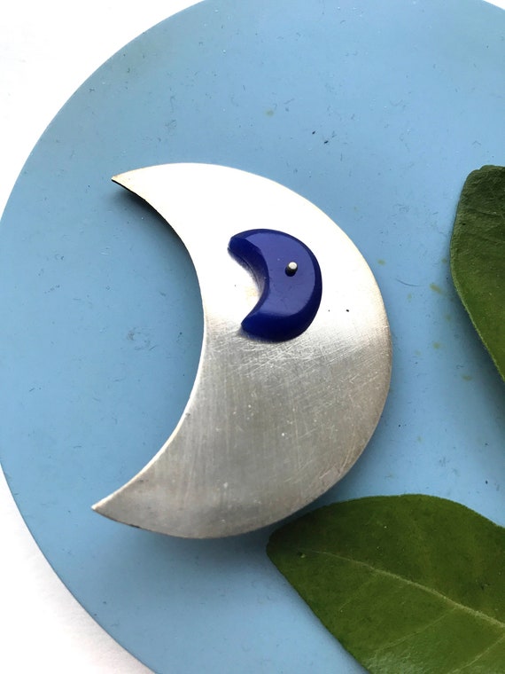 Designer Silver Crescent Moon Statement Brooch, M… - image 9