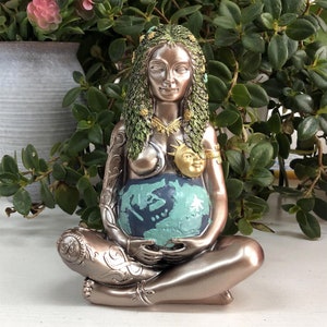 Estatua azul de 6" de la escultura de la diosa Gaia, decoraciones de resina, decoraciones de resina de la madre tierra, diosa Gaia tallada, regalo, decoraciones religiosas 1pc