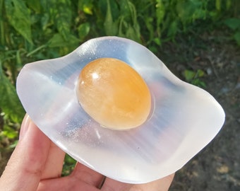 Natural Selenite Pan fried egg,Crystal egg,Crystal Gift,Crystal Carving,Quartz Crystal,Crystal Sculpture,Mineral specimen,Crystal Healing