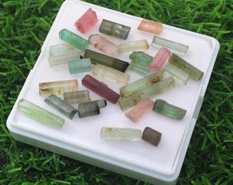 Bastoncini grezzi di tormalina multicolore naturale: 75,6 carati, 31 pezzi
