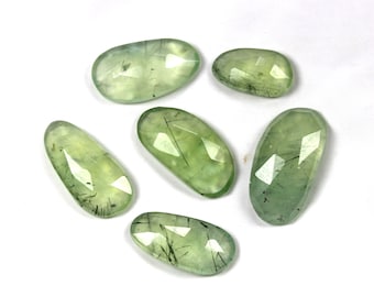 Piedra preciosa de prehnita rutilada talla rosa: cabujón verde (8,10 x 14,10-10,70 x 20,40 mm)