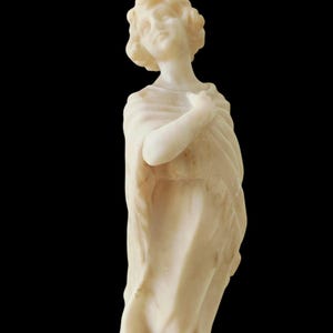 C. Claudel - Pseudo Signature - Sculpture, Art Nouveau Female Sculpture - 52 cm - Carrara marble