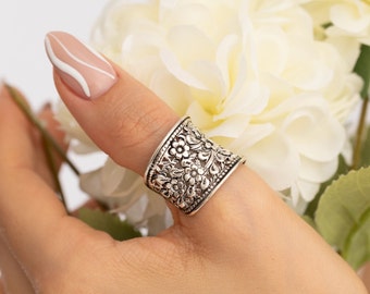 Thumb Silver Ring, Chunky Silver Ring, Silver Flower Adjustable Ring, Boho Silver Ring, Silver Thumb Ring, Christmas Gift, Mandala Ring