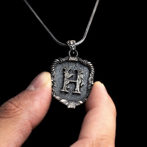 Collar de plata personalizado para hombres, collar inicial para hombres, collar de letras para hombres, regalo de Navidad único para hombres, colgante de letras de plata maciza
