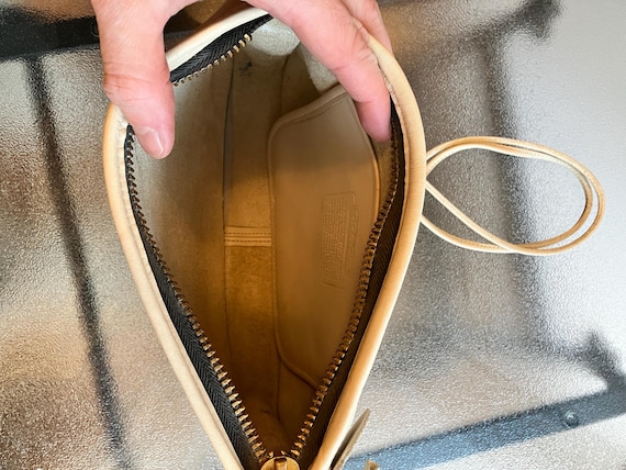 Vintage Coach Basic Bag 9455 Bone Shoulder Bag - image 6