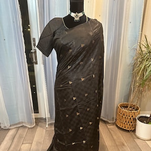 Size 36-44 stitched blouse | Black bhagalpuri, handwoven silk cotton saree | Handwoven sico sarees online shopping usa | black saree blouse