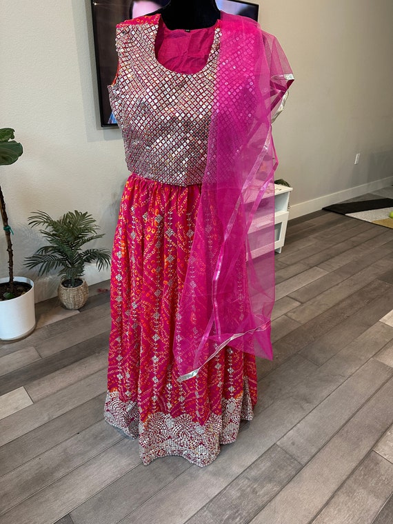 Size M: Lehenga choli set in Bandhni prints and sequins work | party wear lehenga choli with netted dupatta online shopping usa | lehenga